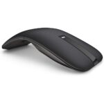 mouse Bluetooth Dell WM615, lateralmente poggiato su un piano