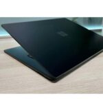 Surface Laptop 3 Touch 15″, retro semiaperto